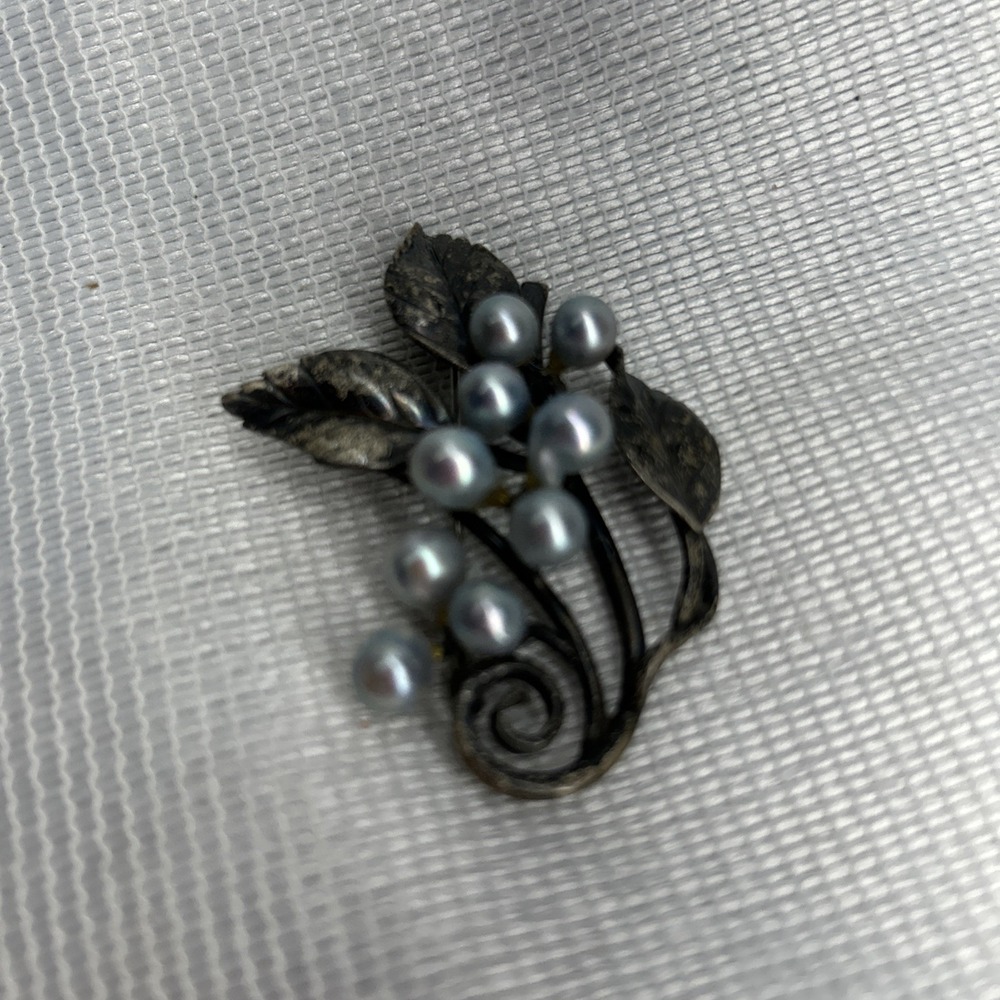 Vintage Ming's Sterling Silver Blue Pearl Brooch Featuring Delicate Leaf Design